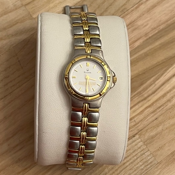 Bulova Ladies Watch White Dial Two Tone Bracelet Date Window 98U02 - Picture 3 of 13